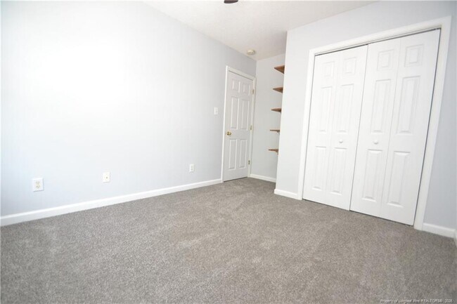 Building Photo - 308 Black Bird Ct