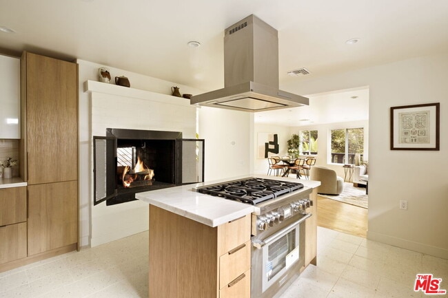 Building Photo - 2701 Jalmia Dr