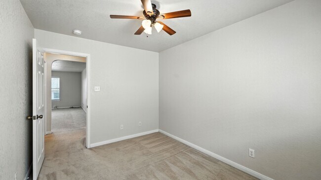 Building Photo - 4527 Summer Fall