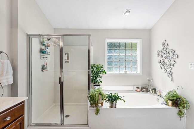 Building Photo - 1433 Basinger Ct