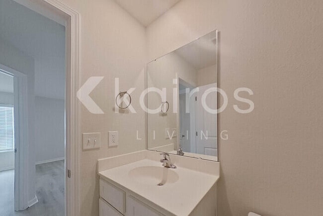 Building Photo - 304 Common Reed Dr