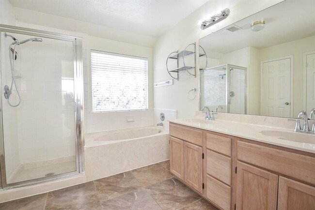 Building Photo - 4026 Almond Lake Dr
