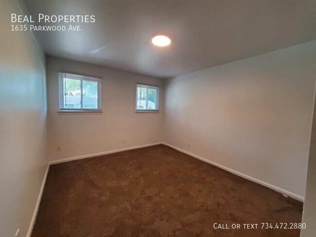 Building Photo - 1635 Parkwood Ave