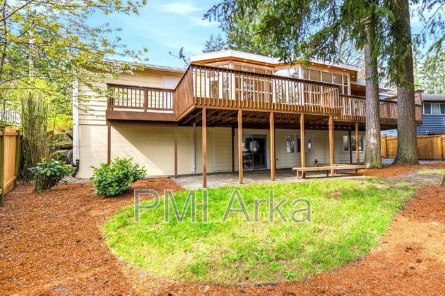 Building Photo - 7020 137th Ave NE