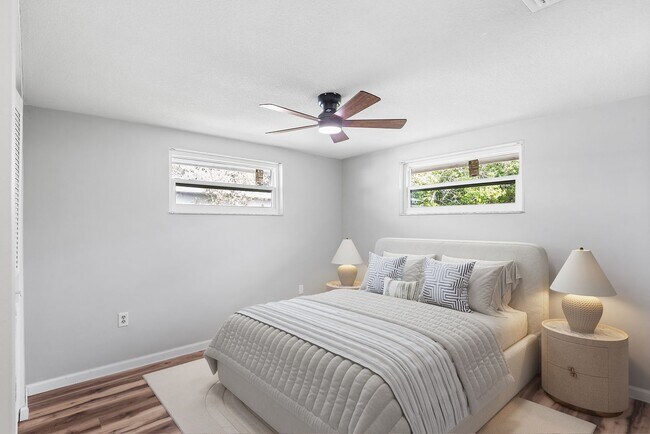 Building Photo - 7913 Raintree Dr