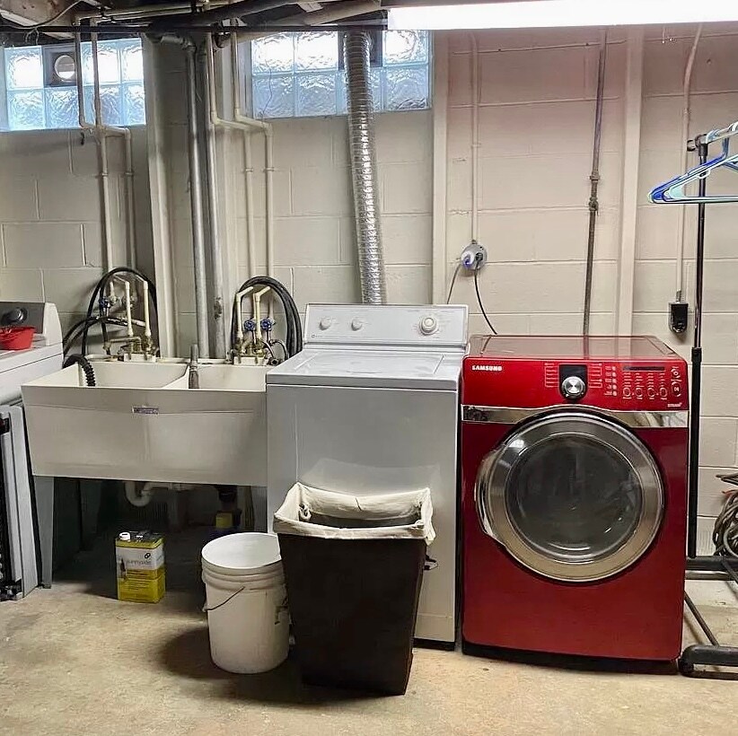 Washer/Dryer - 3261 N 90th St