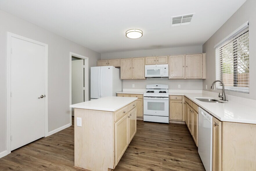 Building Photo - 1471 S Red Rock Ct