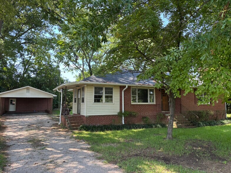 Primary Photo - 1246 Sullivan St