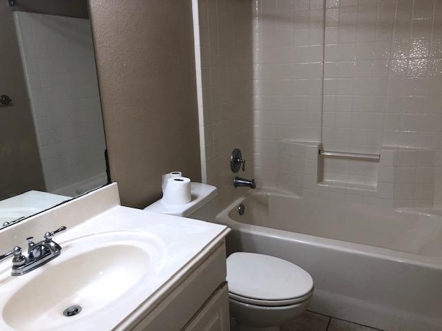 Building Photo - 217 Cass Cir