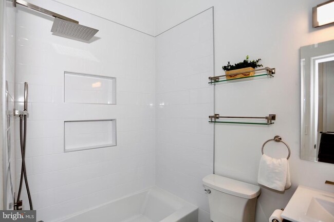 Building Photo - 1515 Templeton Pl