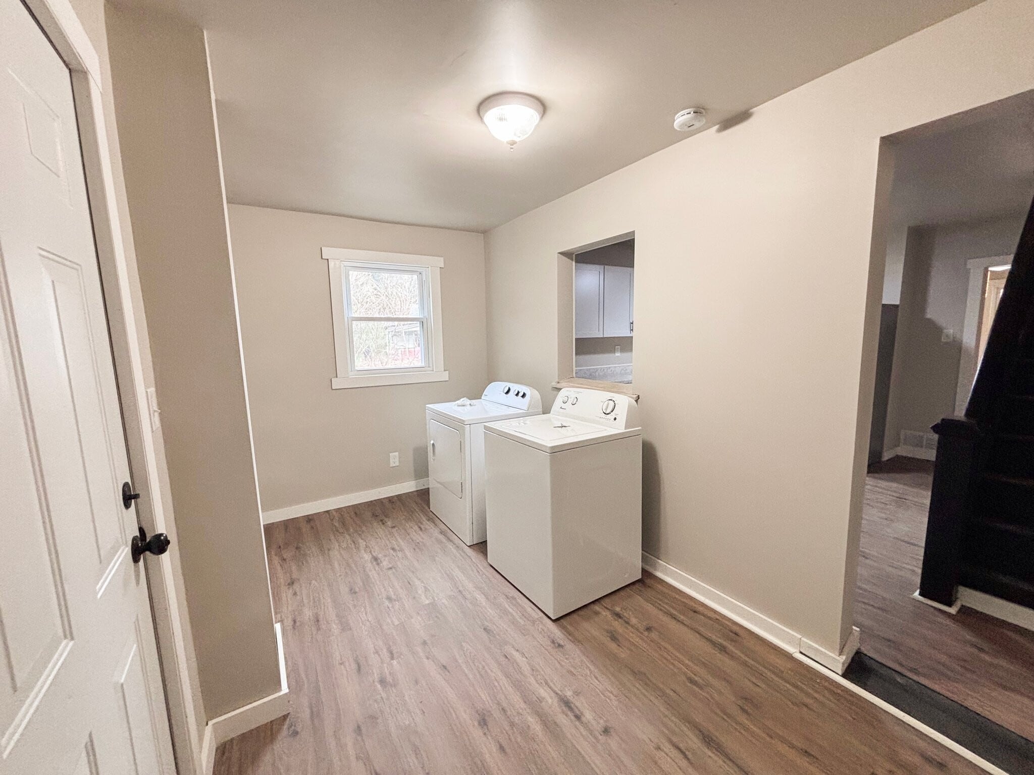 Building Photo - 489 Evergreen Rd