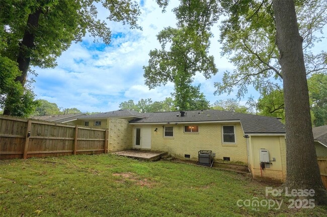 Building Photo - 1702 Herrin Ave