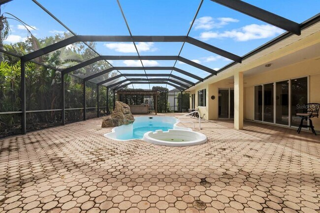 Building Photo - 3731 Gaviota Dr