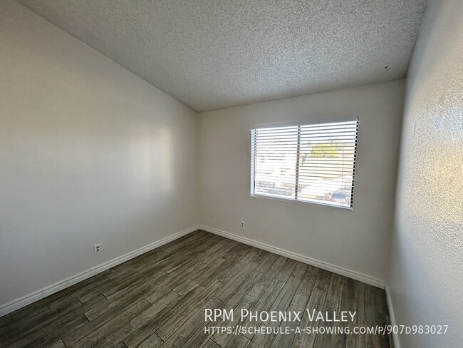 Building Photo - 3/2 Chandler Townhome *NEW* Paint & *NO* C...