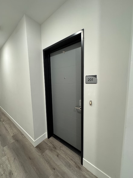 Building Photo - 4383 N Sepulveda Blvd