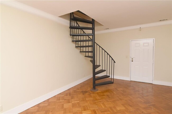 Building Photo - 316 Chateau Rive