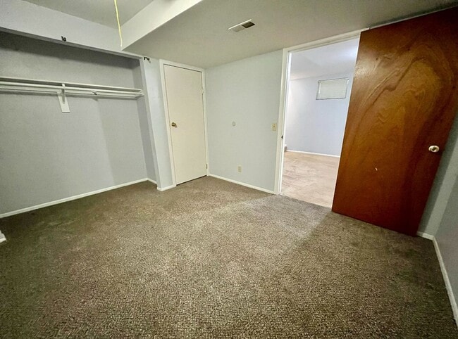 Building Photo - Spacious 5-Bedroom Home in Desirable Cente...