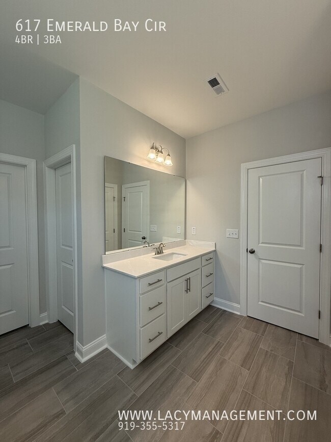 Building Photo - 617 Emerald Bay Cir