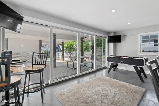 Building Photo - 315 Hiering Ave