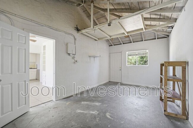 Building Photo - 4914 Maine Ave