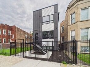 Building Photo - 6624 S Champlain Ave