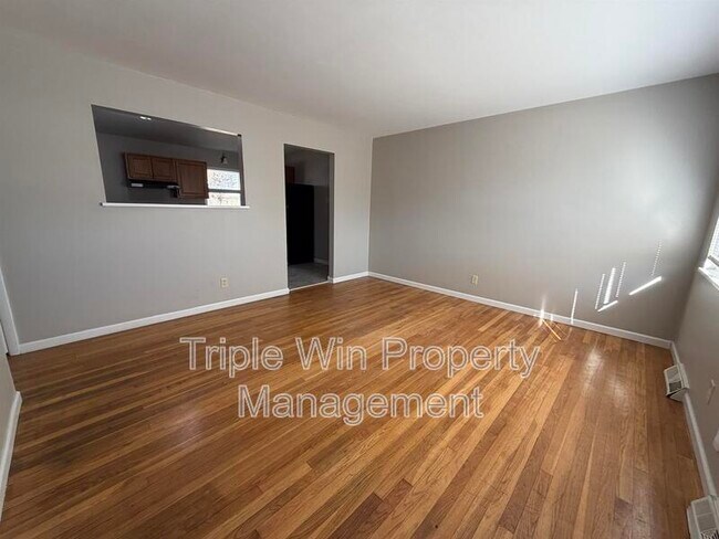 Building Photo - 10191 Mayfair Dr