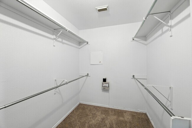 Building Photo - 3933 Brook Hollow Dr