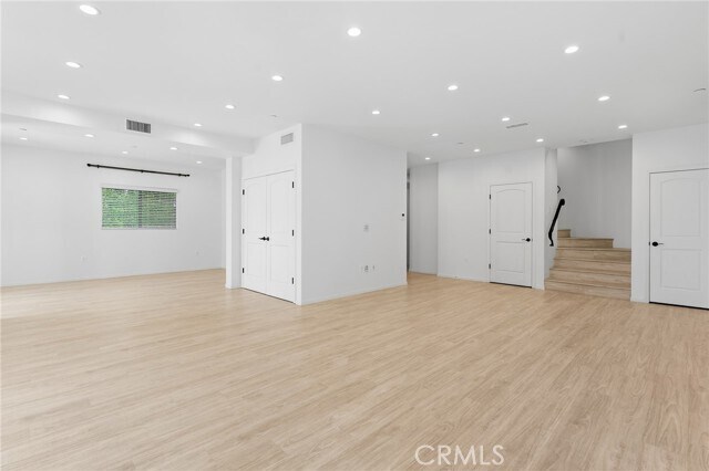 Building Photo - 913 Hilldale Ave