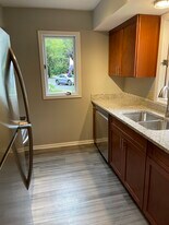 Kitchen - 1722 W Liberty St
