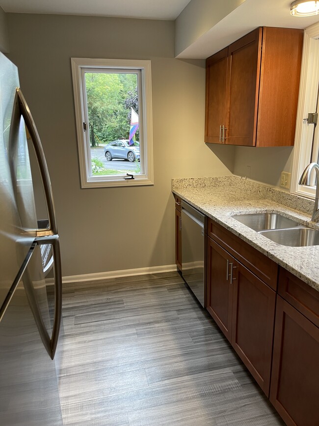 Kitchen - 1722 W Liberty St
