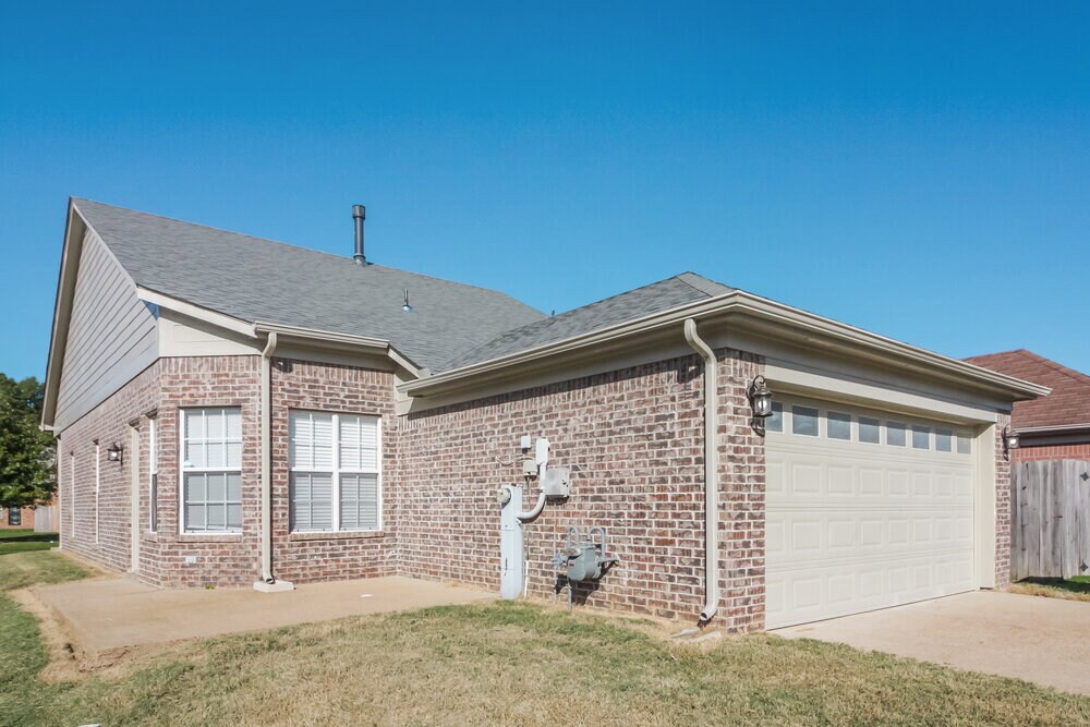 Building Photo - 6799 Showboat Ln