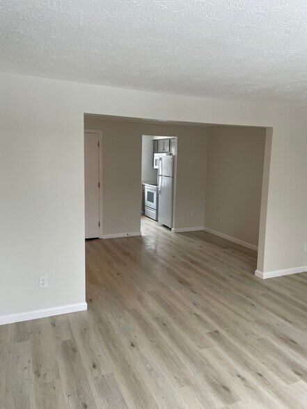 Building Photo - 329 Bellford Ct