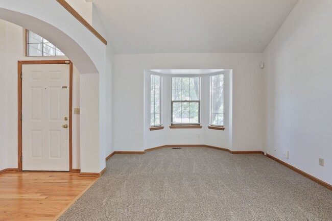 Building Photo - Beautifully Updated 3BR/2.5BA Home in Longmont – $300 Off First Month's Rent