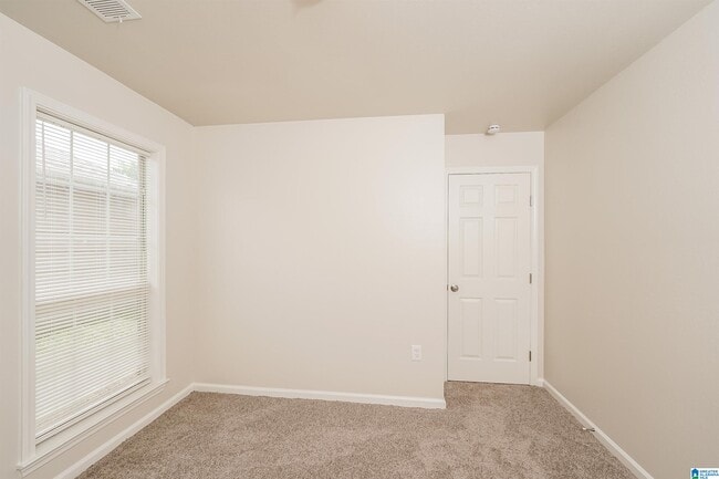 Building Photo - 513 Walker Rd