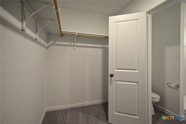 Building Photo - 3716 Axis Hl St