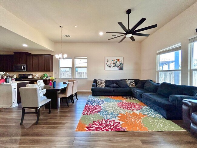 Building Photo - 445 Arrowhead Vine St