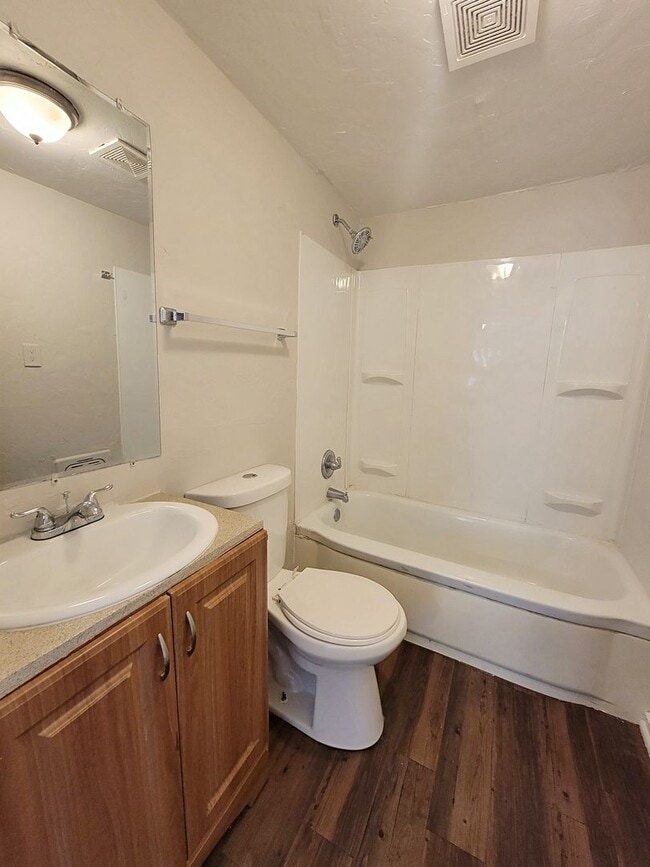 Building Photo - 1717 47th St