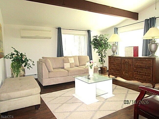 Building Photo - 306 Wagon Wheel Rd