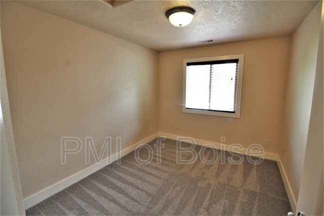 Building Photo - 2218 S Dorothy Ave