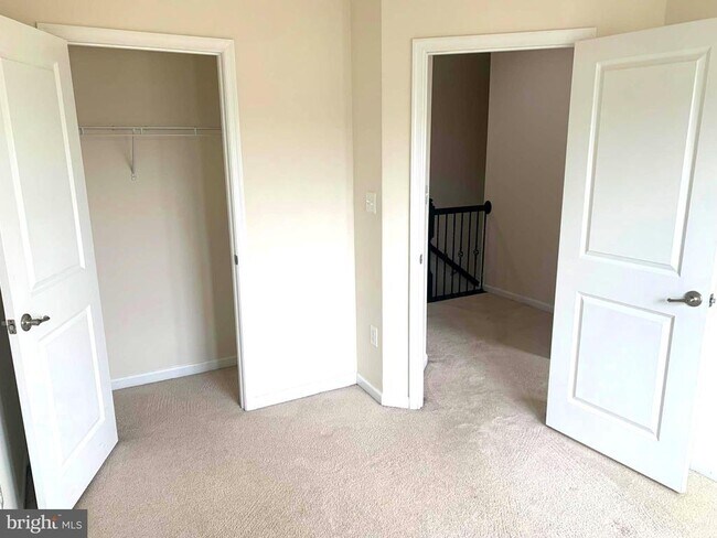 Building Photo - 9457 Virginia Jane Way