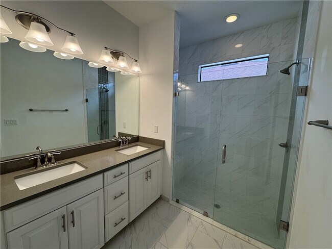 Building Photo - 1751 Willows Sq