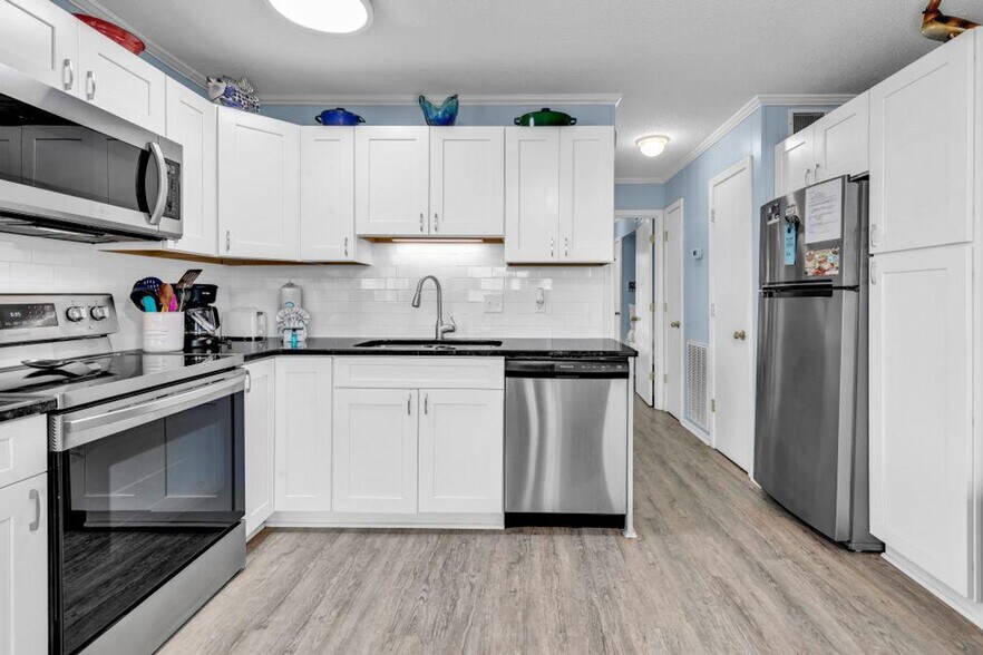 Building Photo - 6000 N Ocean Blvd