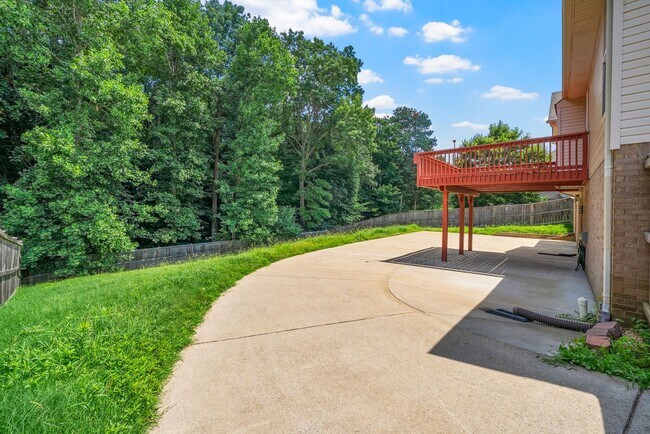 Building Photo - 3 Bedroom 3 Bath Pet Friendly Home For Ren...