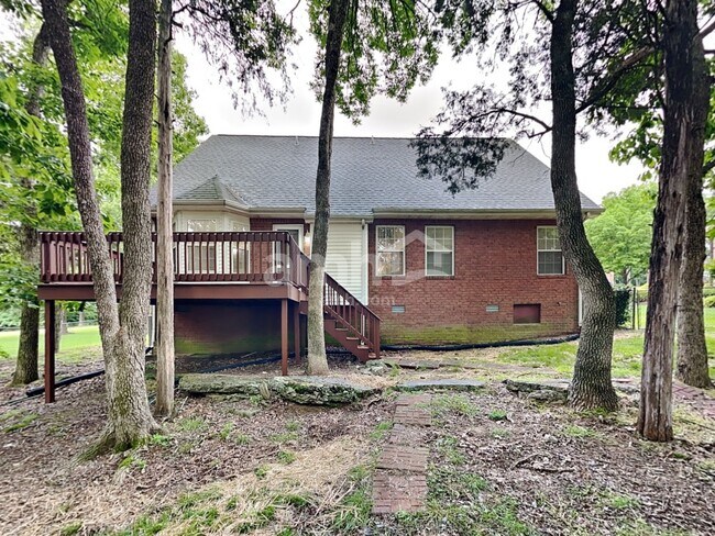 Building Photo - 302 Alexis Dr