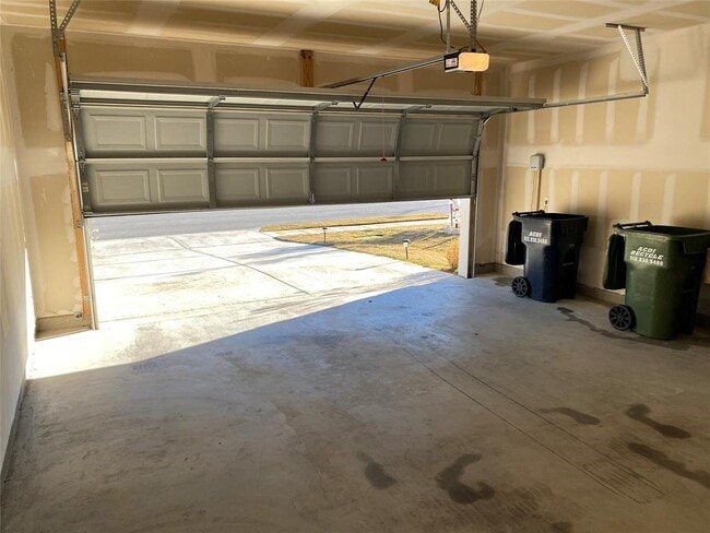 Building Photo - 115 Lyrebird Ln