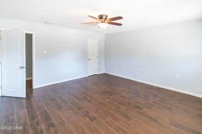 Building Photo - 403 E Gulf Blvd