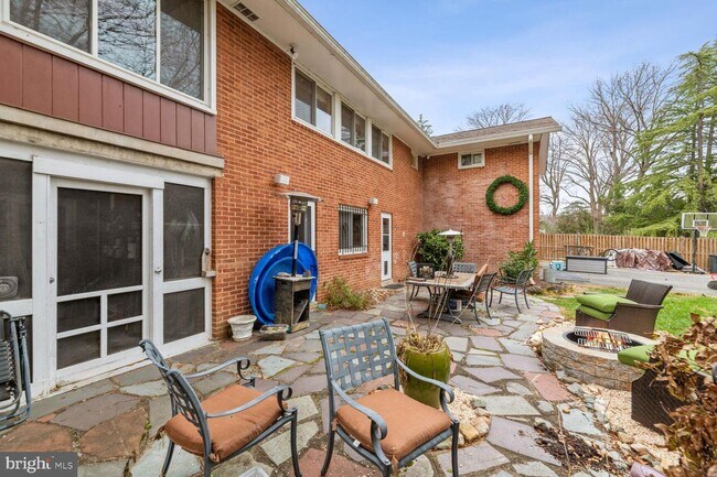 Building Photo - 6909 Andover Dr