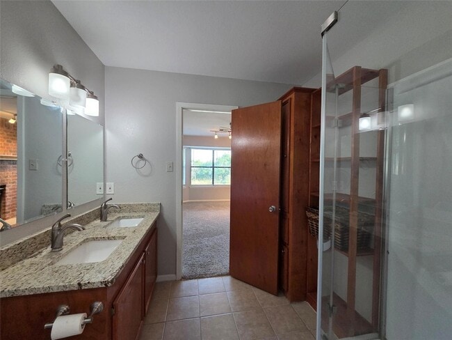Building Photo - 21600 Long Hill Dr