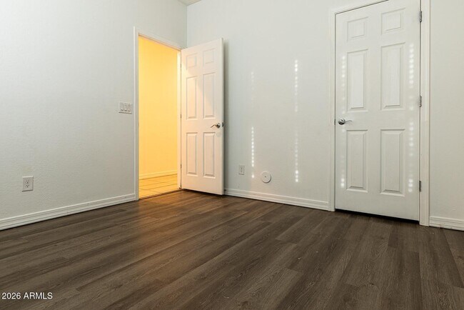 Building Photo - 4219 S 57th Dr