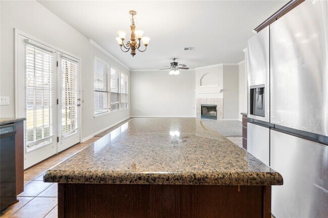 Building Photo - 3807 Links Ln